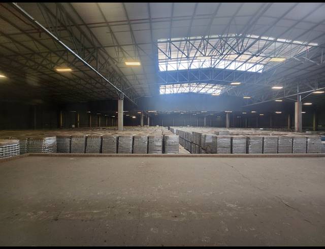 8,617M² FACTORY TO LET IN LONGMEADOW